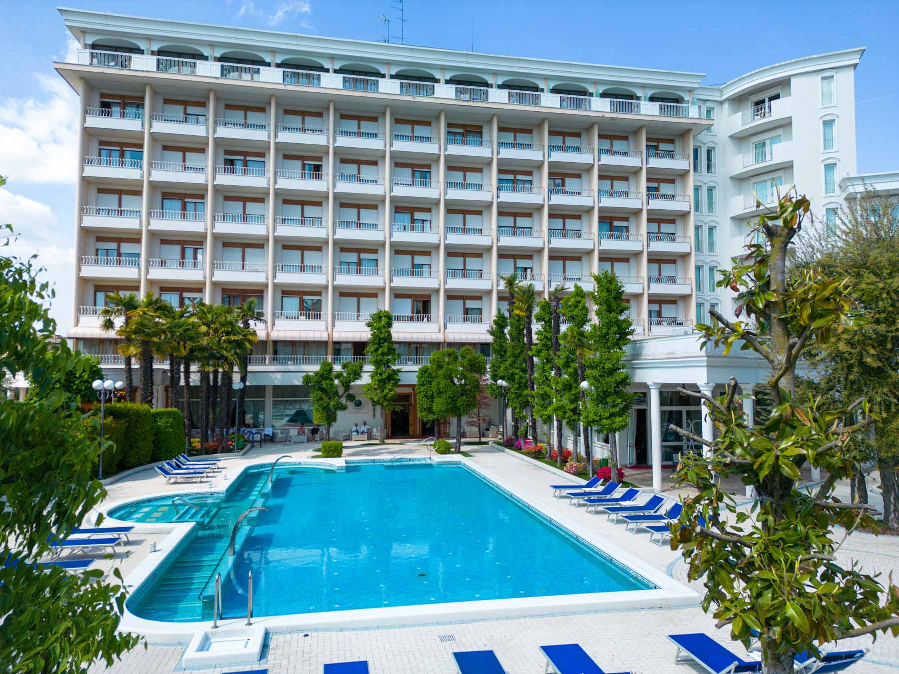 hotel abano con piscina termale