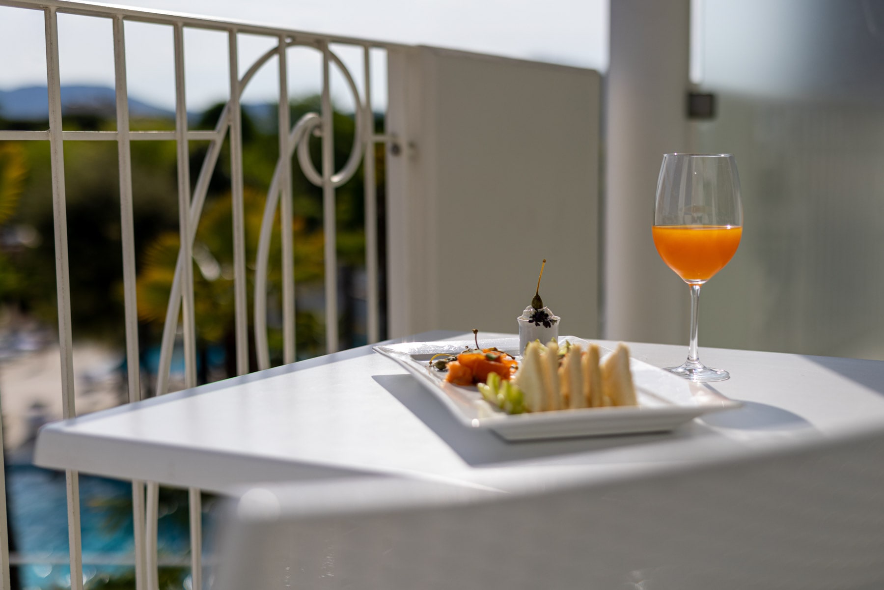 Aperitivo in balcone al GB Hotel- hotel la residence